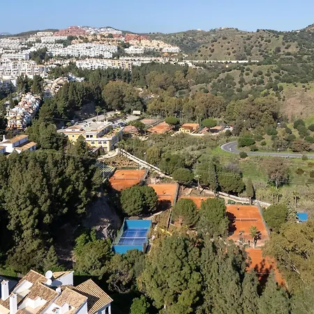 2 Beds In Calahonda With Golf And * Sitio de Calahonda